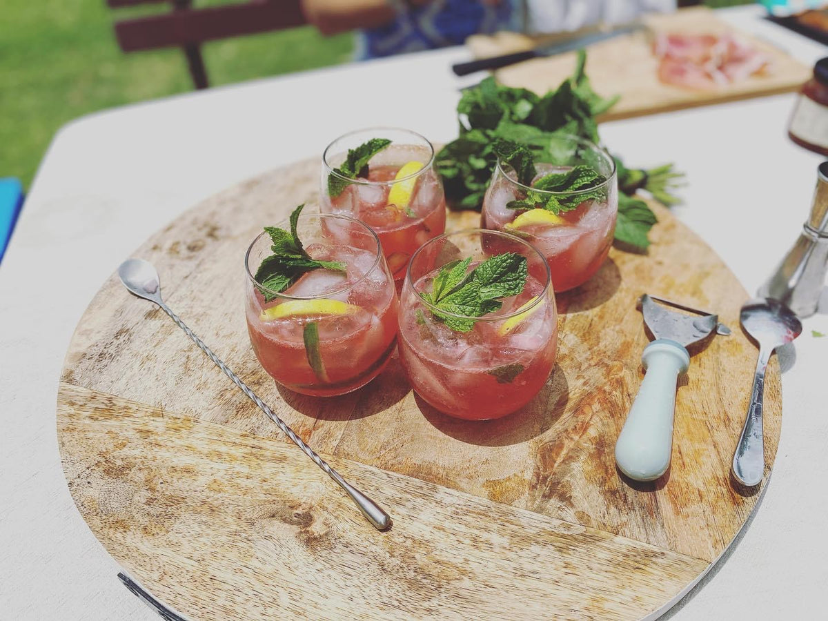 "The Christmas Spirit" Pink Prosecco, Gin & Raspberry Cocktail